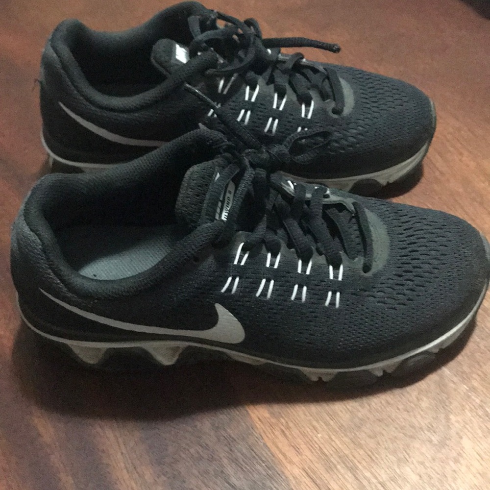 Nike tailwind 8